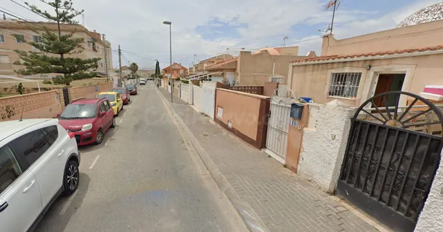 Venta casa en Torrevieja (Alicante) - foto 2