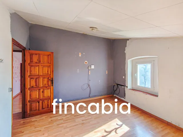Masía para reformar en Riudarenes: Can Veleta, 623 m2 de parcela y piedra con bóvedas catalanas. — 49