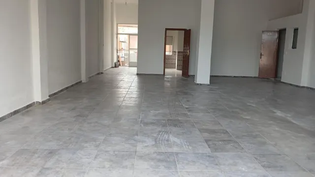 Se vende casa con bajo comercial — 26