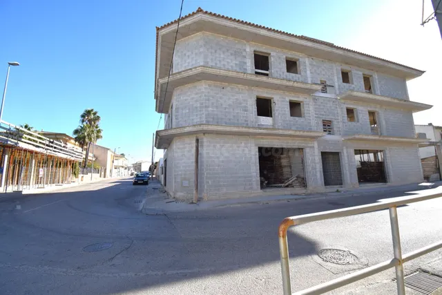 Edificio en construcción con gran potencial de inversión en 