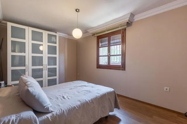 INCREÍBLE CHALET INDEPENDIENTE EN ZONA PRIVILEGIADA — 18