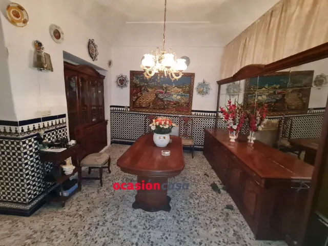 CASA CON PATIO A LA VENTA — 6