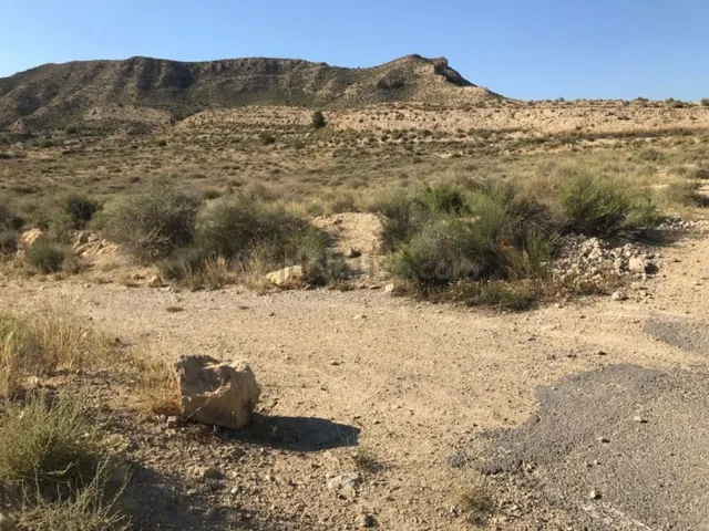 SE VENDE TERRENO , RUSTICO , ZONA MUY TRANQUILA , 35.000 MTS - foto 5