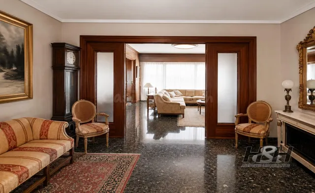 Piso 6 habitaciones 245m² en venta - Gran Vía