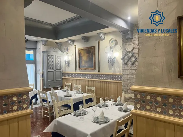 SE TRASPASA RESTAURANTE TOTALMENTE INSTALADO Y FUNCIONANDO JUNTO PLAZA DE GRACIA Y CALLE RECOGIDAS — 9