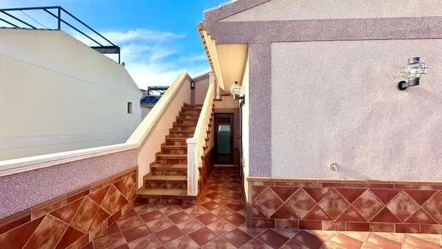 Casa 4 habitaciones 260m² en venta - La siesta — 28