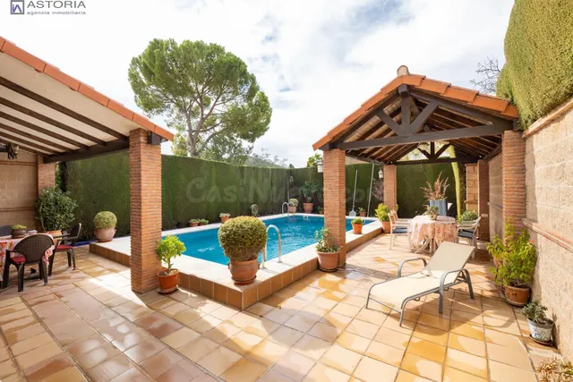 VIVIENDA PAREADA EN MONTELUZ — 3