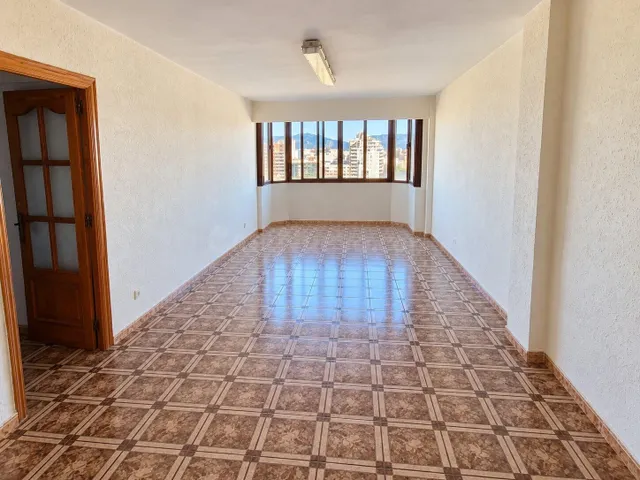 Se vende piso de 4 dormitorios con vista despejadas Cerca de
