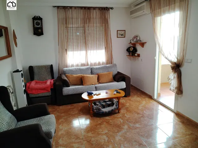¡Descubre esta amplia, luminosa y cuidada vivienda de 75 m2, en una de las zonas con más servicios y posibilidades de Torrevieja! — 4