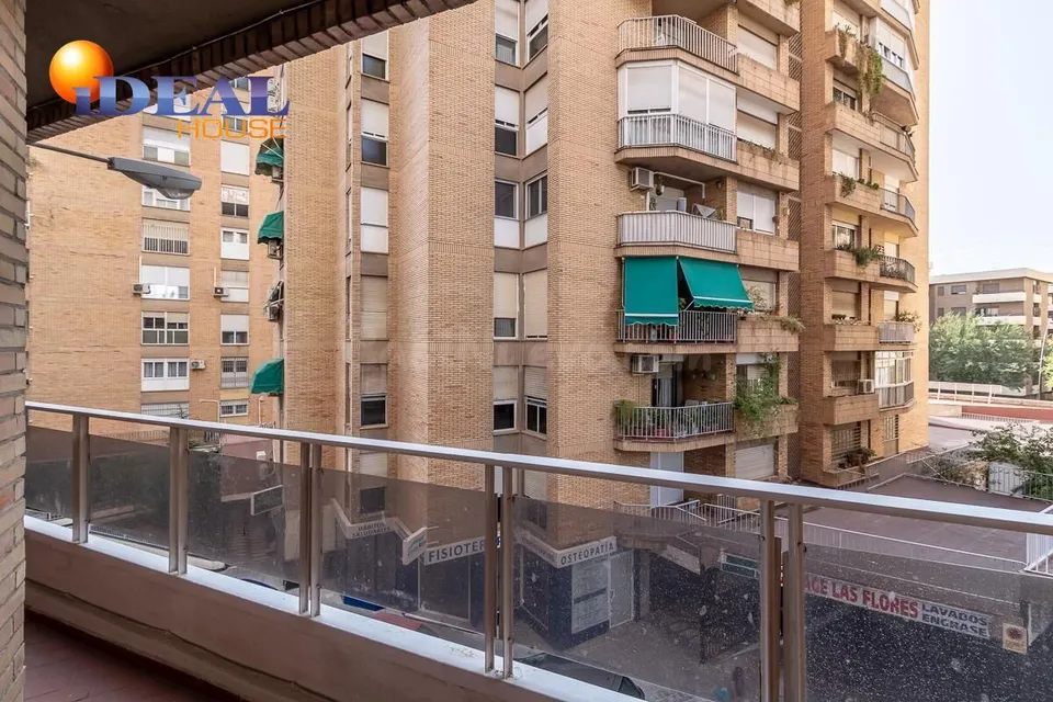 MAGNIFICA VIVIENDA EN LAS FLORES - CAMINO DE RONDA