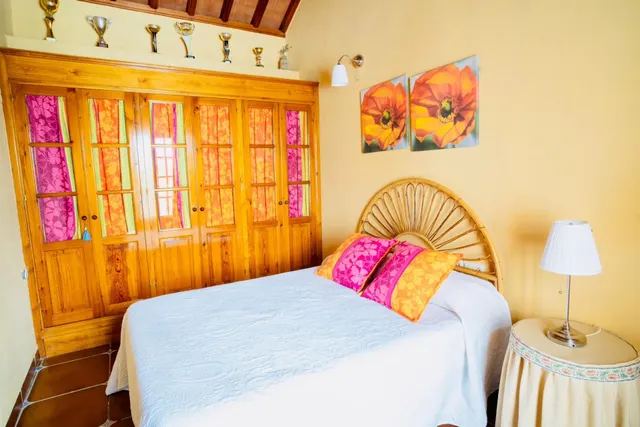 VENTA CASA CON TERRENO, PISICINA Y RESTAURANTE. — 7