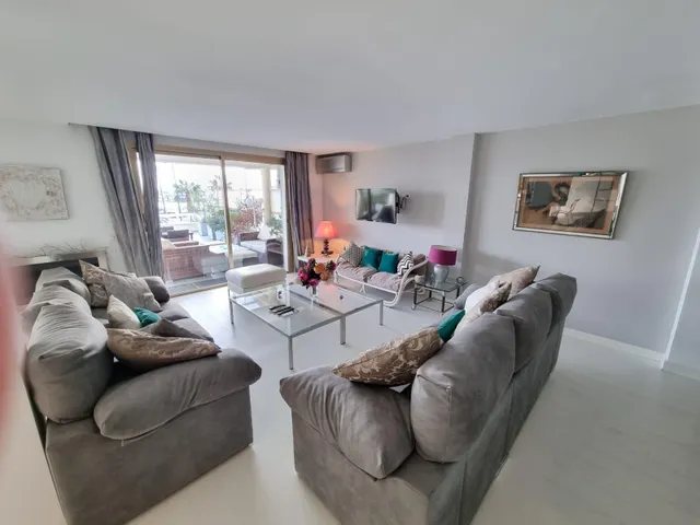 Impresionante Apartamento de Diseño Alquiler Temporada hasta 8 meses Paseo Marítimo primera línea de mar — 29