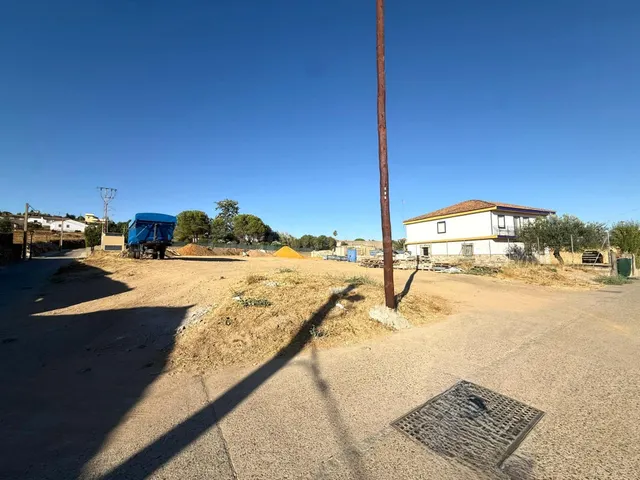 GRAN OPORTUNIDAD: MÁS DE 1.600 m2 DE TERRENO URBANO EN EL CE - foto 4
