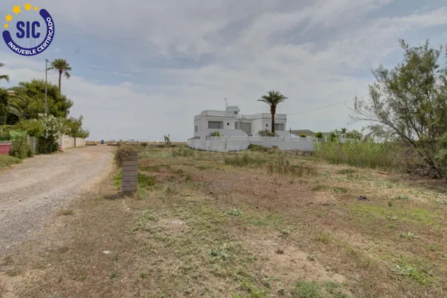TERRENO EN PRIMERA LINEA DE PLAYA ALMENARA EN ZONA DE SERVID