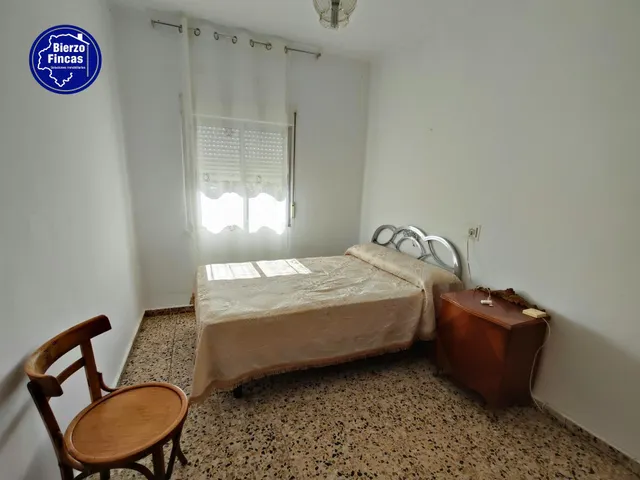 **se vende casa en Noceda del bierzo** — 10