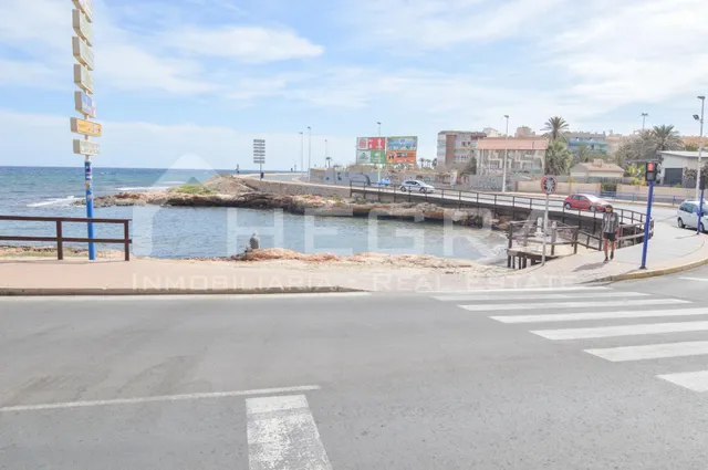 Se vende solar con proyectos y licencias de obra en Torrevieja, zona Habaneras — 10
