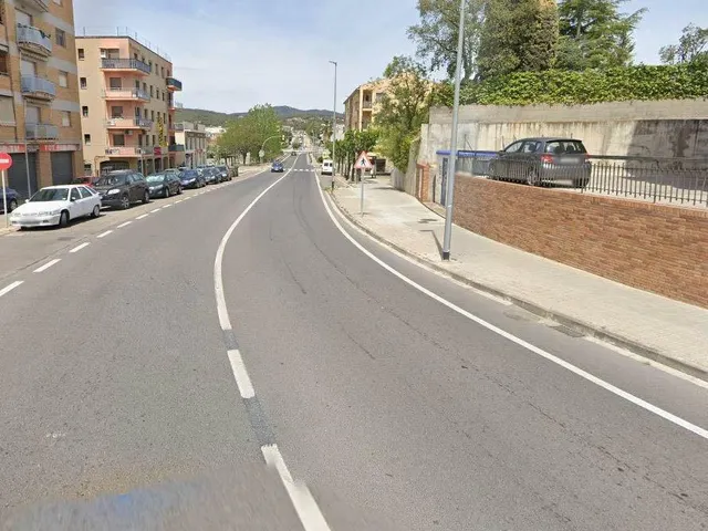 Amplio local alquilado para inversores en zona Bóbiles de Piera — 16