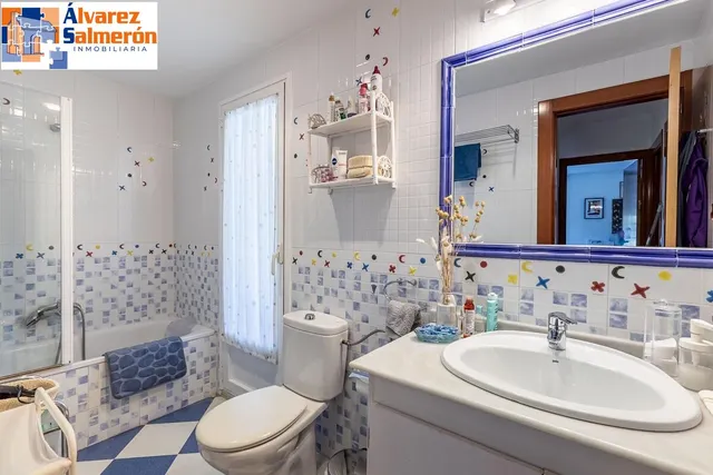 CASA PAREADA EN LA ZUBIA CON PISCINA, ZONA DE BARBACOA Y JARDÍN — 27
