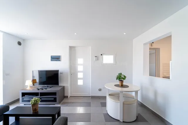 Apartamento renovado de 3 dormitorios con amplia terraza en Puerto Rico — 3