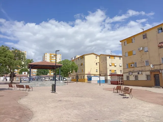 Venta de Vivienda en Pérez Cubillas, Huelva. — 2