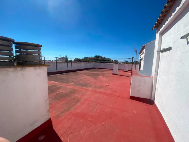Amplio piso de 4 dormitorios con terraza en Calle San Antonio – Alcalá de los Gazules — 40