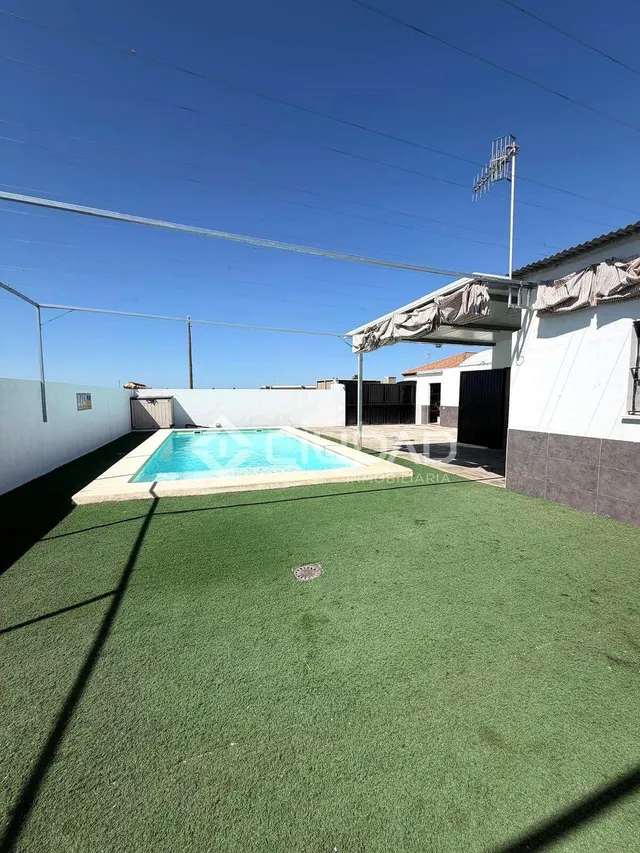 Parcela con construcción y piscina en Reventón Chico — 2
