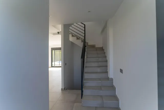 Chalet pareado con garaje, piscina y jardin — 14