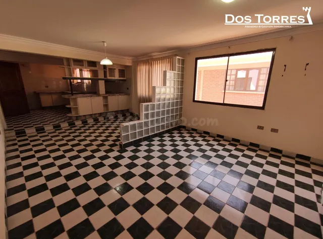 CASA MULTIFAMILIAR EN VENTA, ZONA PACATA, SOBRE LA AVENIDA G - foto 3