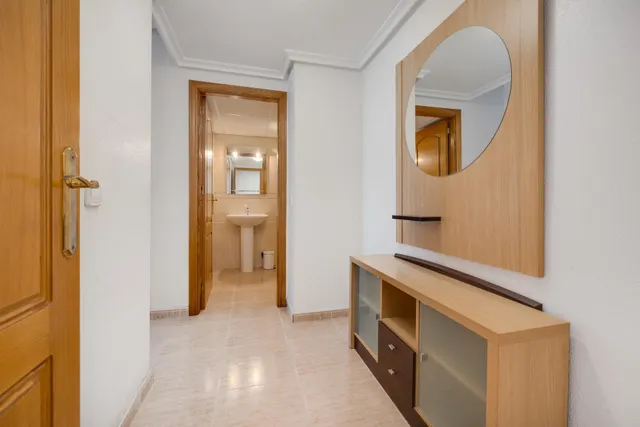 Venta de amplio apartamento seminuevo Ed.Torreaguas Torrevieja — 20