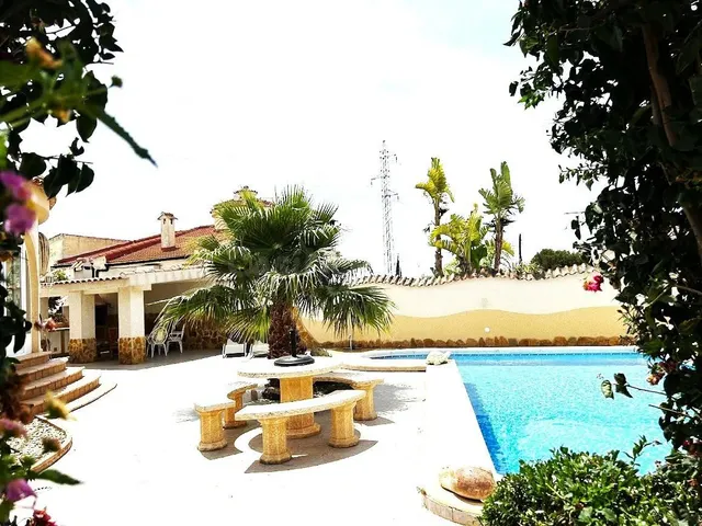 Villa con 4 dormitorios y piscina privasda en Ciudad Quesada - foto 2