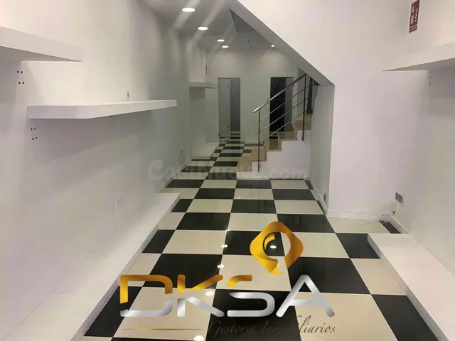 Amplio local comercial en alquiler en la mejor zona de Vila-