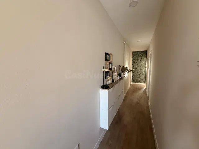 Piso Exterior Reformado con Amplias Terrazas y Lavadero en S - foto 3