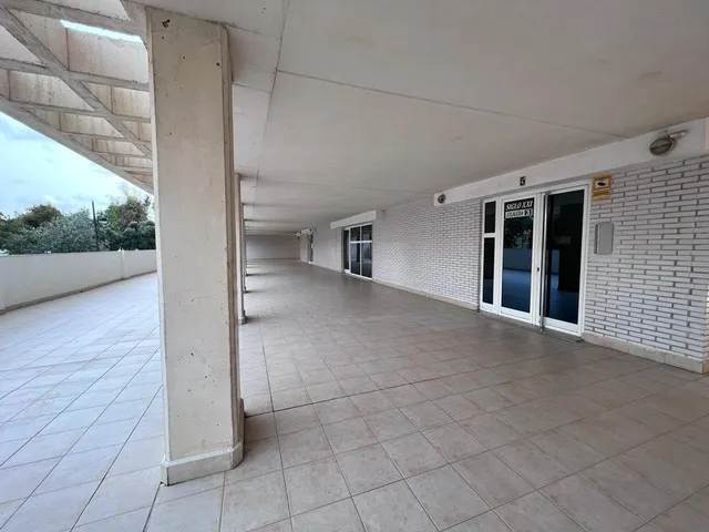 Se alquila local en planta baja en Cartagena — 2