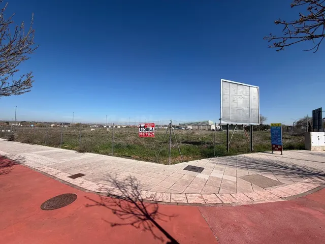 PARCELA TERCIARIA COMERCIAL EN UBICACIÓN ESTRATÉGICA – AZUQU - foto 3