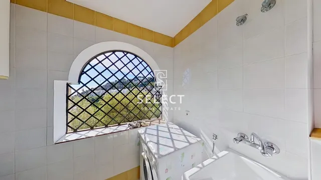Apartamento con Terraza y Vistas Panorámicas al Mar en Marina del Este. — 10