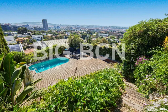 Exclusiva casa con vistas panorámicas — 4