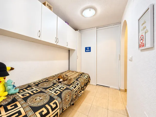 Estudio con zona de dormitorio extra y piscina — 8