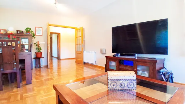 Urbis te ofrece un chalet en venta en Ciudad Rodrigo, Salamanca. — 40