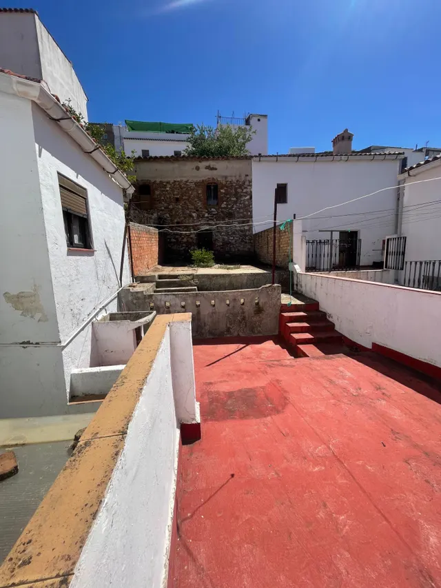 Amplia casa de planta baja con gran patio en Aroche — 33