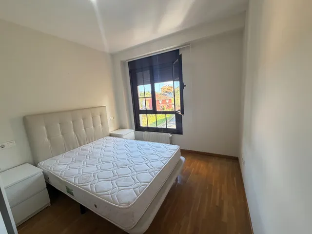Piso de 3 habitaciones en alquiler en el centro de Nava — 28