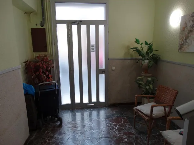 Piso para reformar a tu gusto - 3 dormitorios - 3 calles - Ventanas nuevas — 30