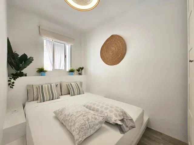 Estudio con licencia turística y piscina a 220 m de la playa en Arenales del Sol — 13