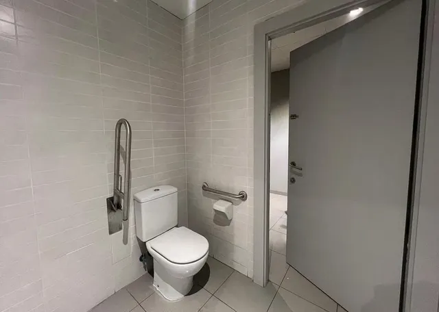 Local en venta en  rentabilidad en Avenida de Levante Rivas-vaciamadrid. — 8