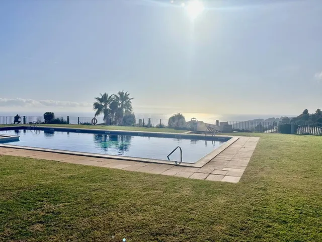 Exclusiva residencia con vistas al mar en urbanización priva - foto 4