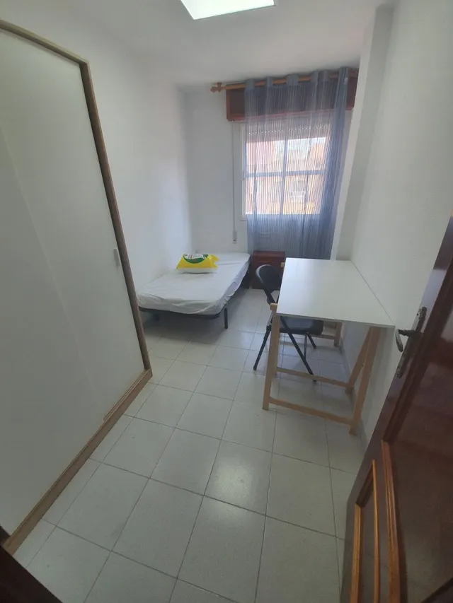 PISO PARA ESTUDIANTES — 6