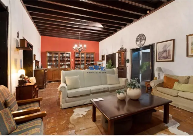 Casa histórica en venta — 9