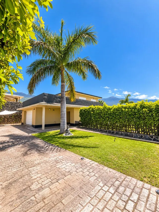Villa independiente con gran jardín y piscina playa — 30