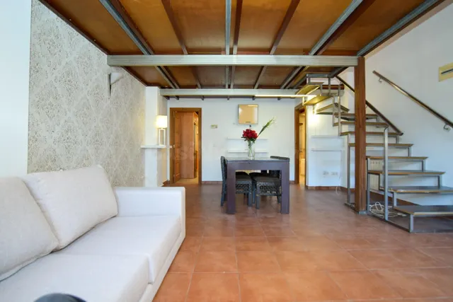 PISO CENTRICO EN EL BARRIO DE ARRANCAPINS. — 3