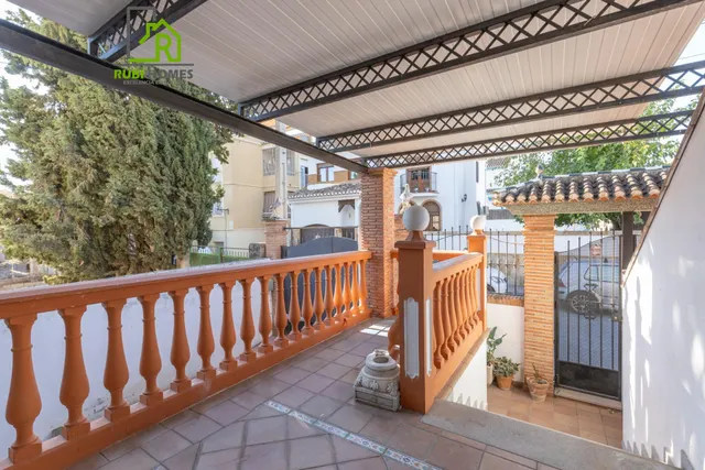 Casa adosada con terraza, vistas a Granada y Sierra Nevada, garaje y sótano — 50