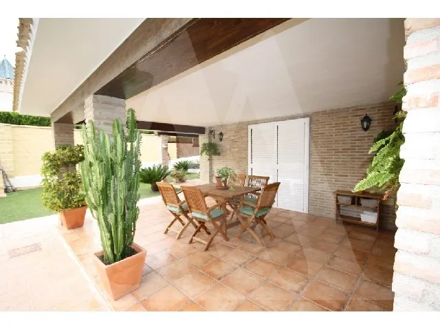 CHALET INDEPENDIENTE EN EL CHORRICO - foto 4